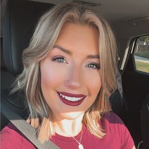 Meet your Posher, Emily